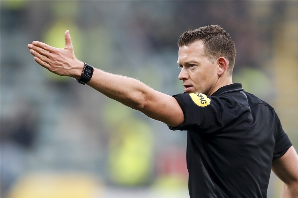 Allard Lindhout leidt Ajax-uit, Kevin Blom arbiter in Enschede