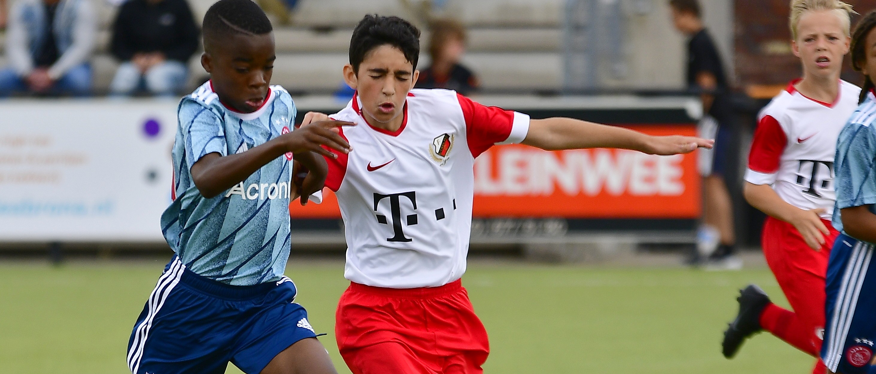FC Utrecht O14 loopt in het mes