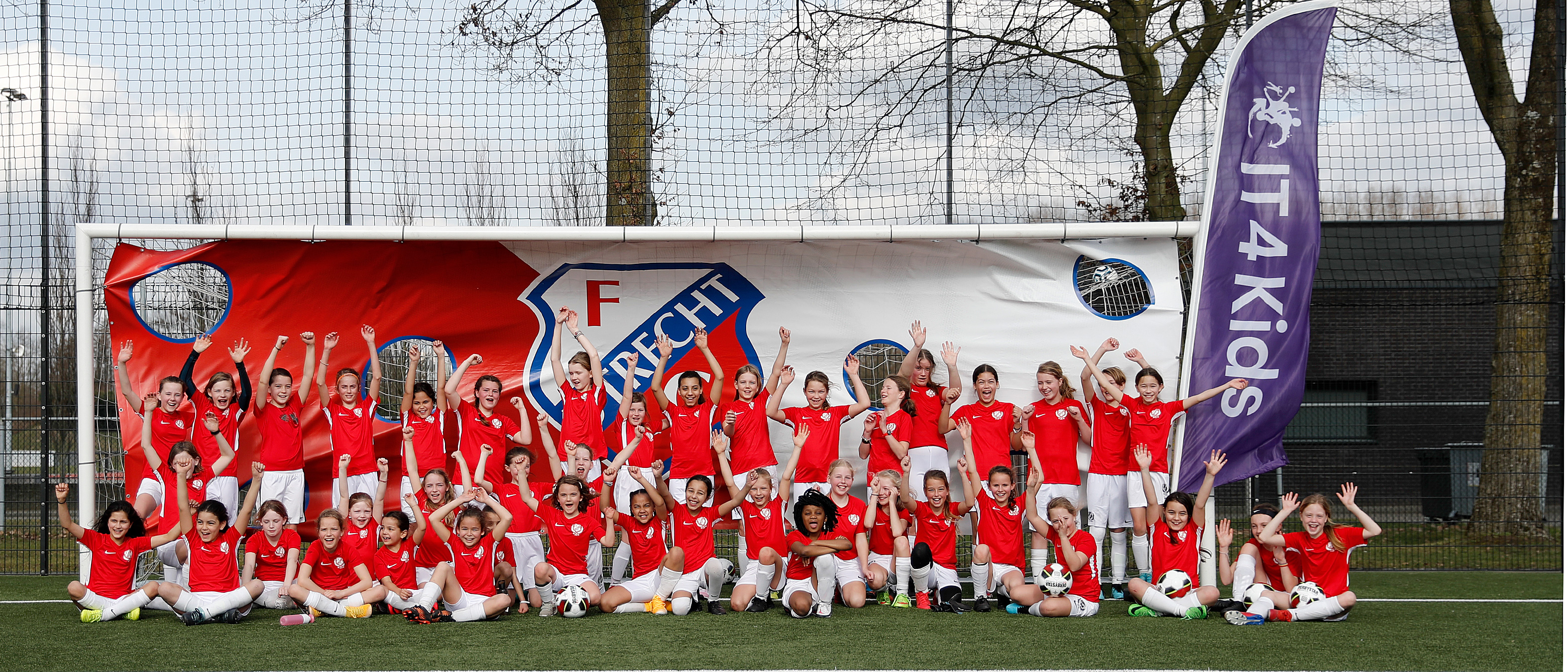 Meiden genieten van FC Utrecht Experience