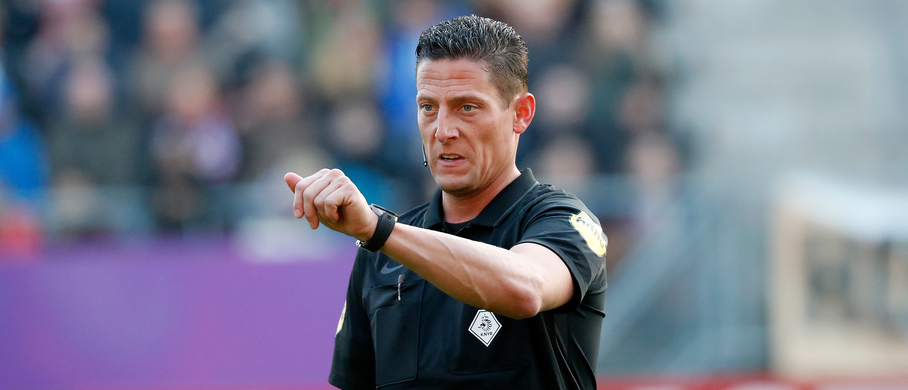 Jeroen Manschot leidt duel in Enschede